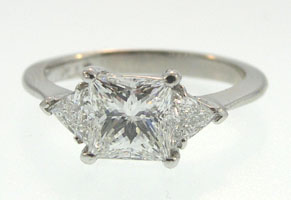 Style# So7776 Princess Cut w/ Trilliants
